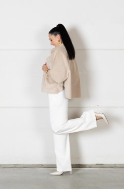 Cape 01 Pull: 225.75 Pantalone: 227.12 Stola: 224.32