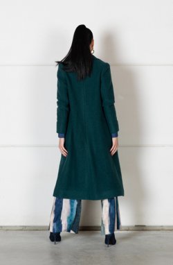 Mantello: 226.12 Camcia: 228.90 Pantalone: 227.87