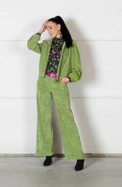 Giacca: 227.70 Top: 228.07 Pantalone: 227.69