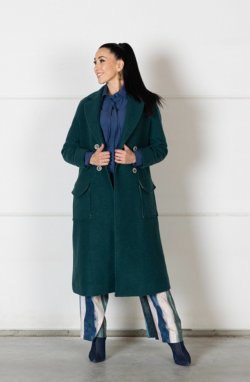 Mantello: 226.12 Camcia: 228.90 Pantalone: 227.87