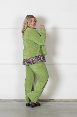 Giacca: 224.02 Camicia: 223.58 Pantalone: 224.01