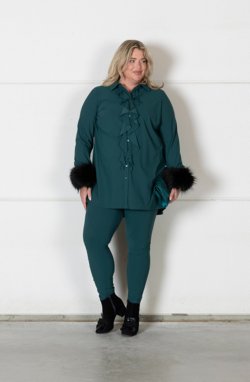 Mantello: 223.08 Camicia: SC. 022.ADG Pantalone: SC.003