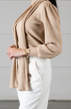 Cape 01 Pull: 225.75 Pantalone: 227.12 Stola: 224.32