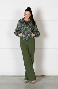Giacca: 227.97 Pull: 222.90 Pantalone: 227.12