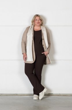 Giacca: 224.92 Top: SC.011ADG Pantalone: SC.025