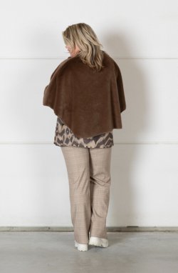 Cape:01 Camicia: 224.39 Pantalone: 224.90