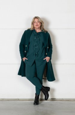 Mantello: 223.08 Camicia: SC. 022.ADG Pantalone: SC.003
