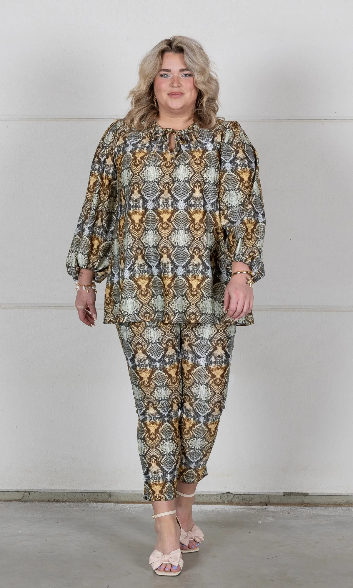 Maglia: 230.32 Pantalone: 230.19