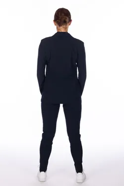 Giacca: SC.009 Maglia: SC.053 Pantalone: SC.040
