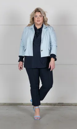 Giacca: 230.84 Maglia: SC.070 Pantalone: SC.S.044