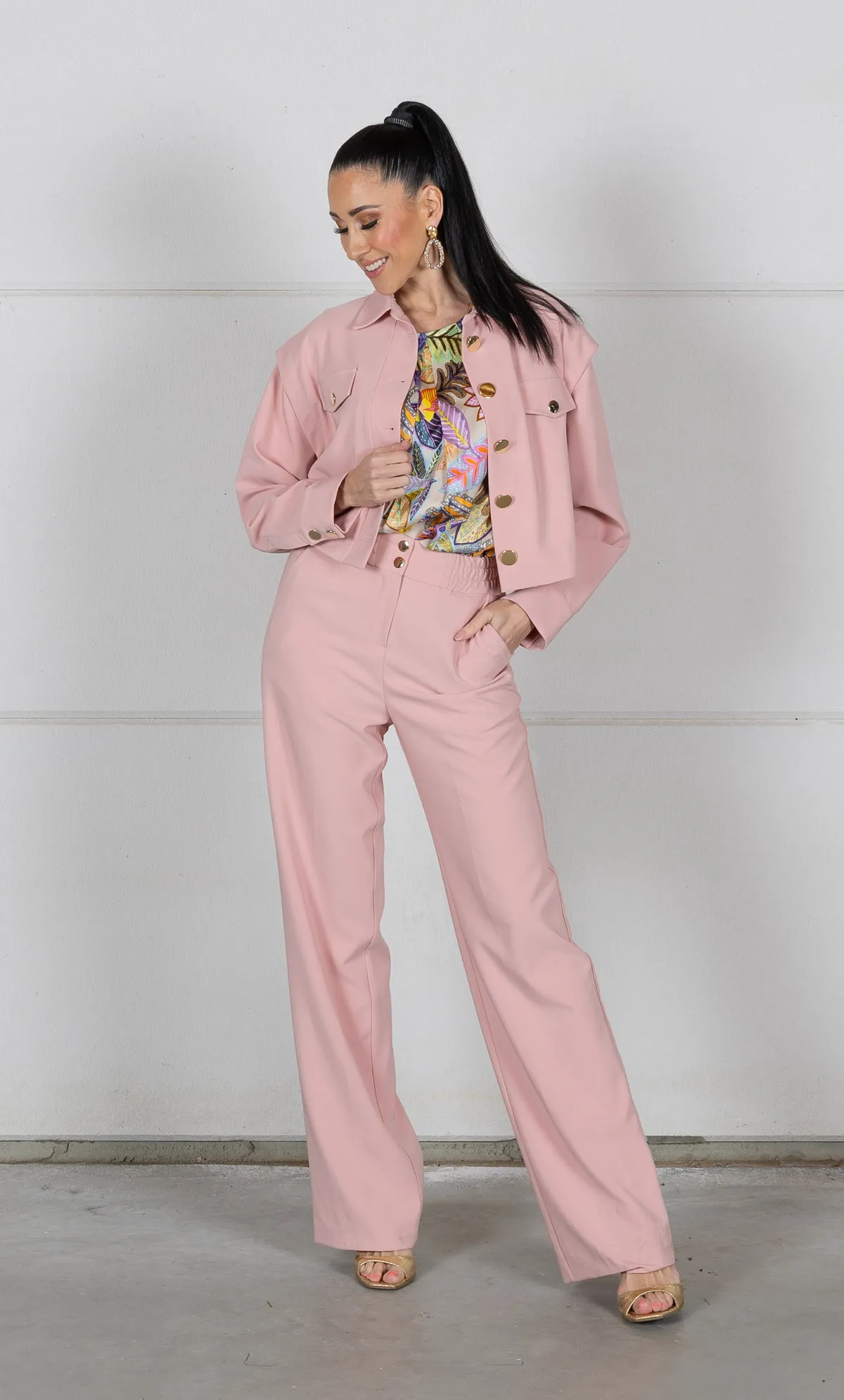 Giacca: 232.82A Top: 232.41 Pantalone: 232.81