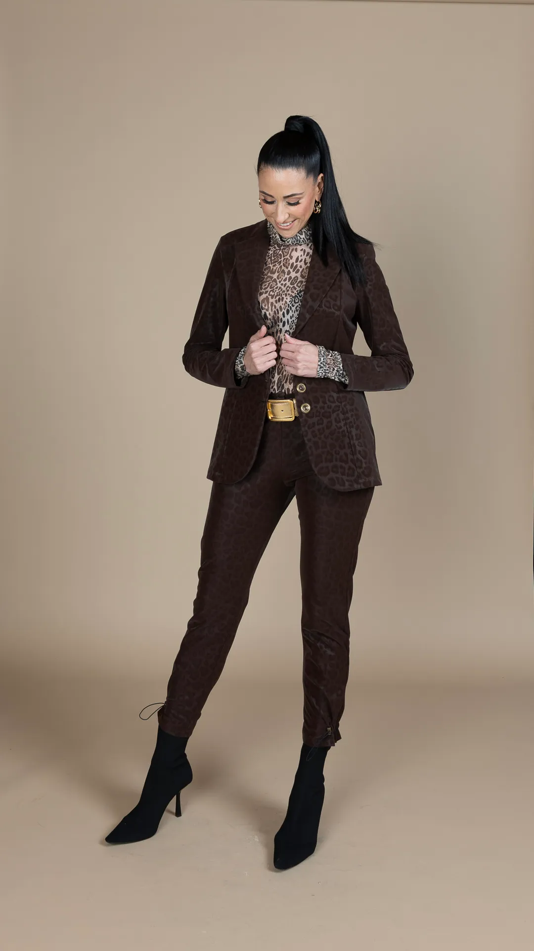 Giacca 237.99 Pull 236.42 Pantalone 238.02