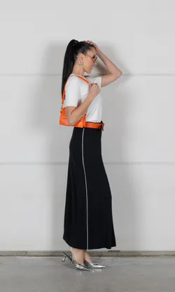 Mantello: 226.12 Camcia: 228.90 Pantalone: 227.87