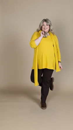 Pull 235.77 Pantalone SC.037 Sciarpa 236.94