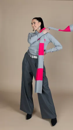 Pull 233.47 Pantalone 236.12 Sciarpa 233.48