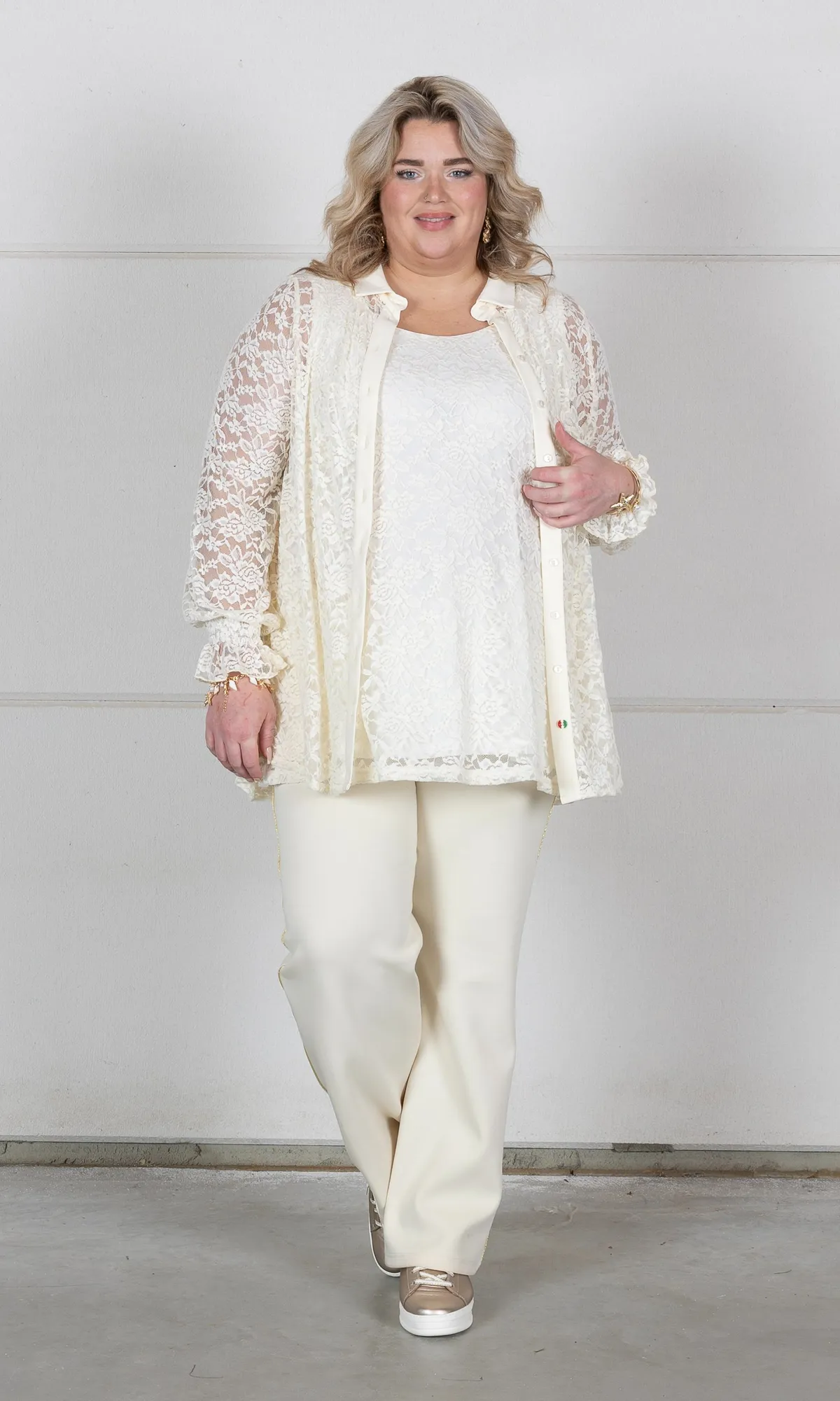 Giacca: 224.92 Top: SC.011ADG Pantalone: SC.025