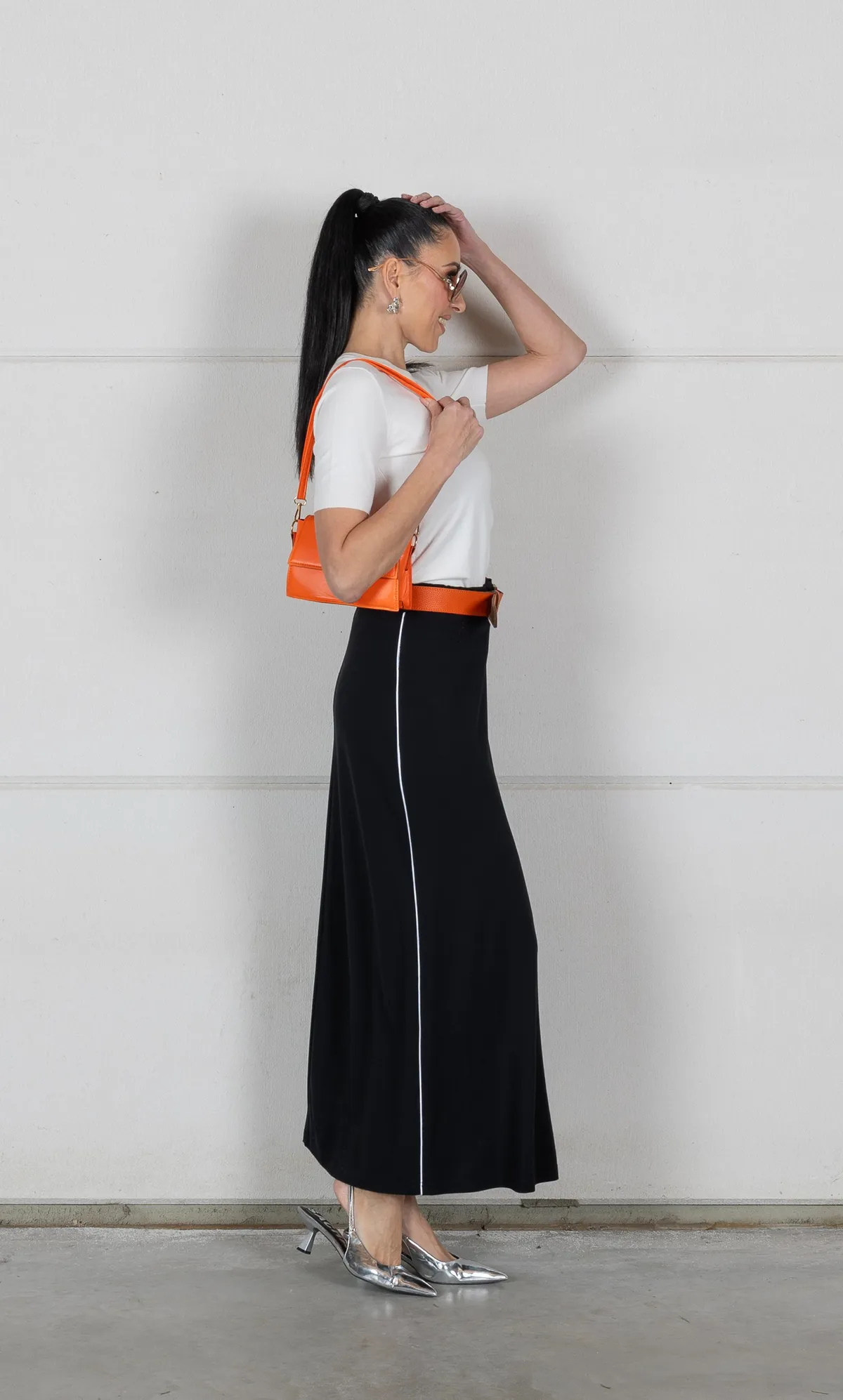 Mantello: 226.12 Camcia: 228.90 Pantalone: 227.87