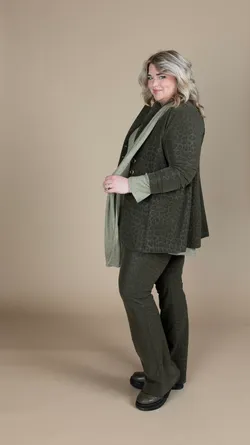 Giacca 234.29 Maglia 235.77 Pantalone 234.28 Sciarpa 237.05