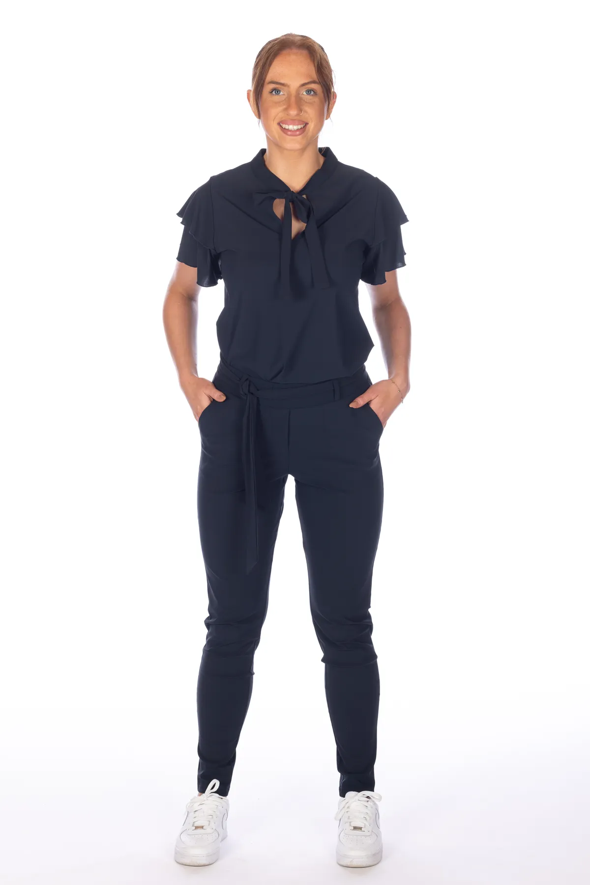 Giacca: SC.009 Maglia: SC.053 Pantalone: SC.040