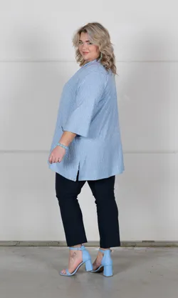 Gilet:231`.13 Top: 231.14 Pantalone: SC.S.044