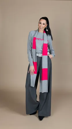 Pull 233.47 Pantalone 236.12 Sciarpa 233.48