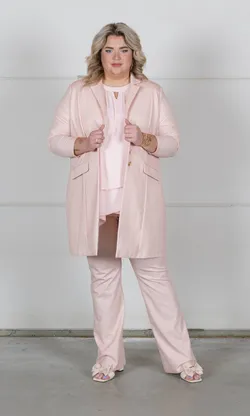 Giacca: 230.82a Camicia: 230.62 Pantalone: 230.86a