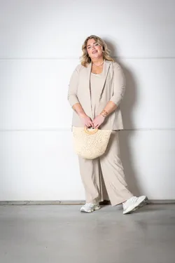 Giacca: SC.009 Top: SC.001 Pantalone: SC.041